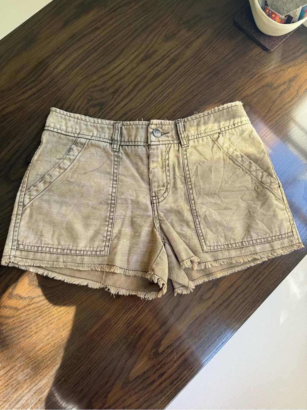 Women’s Tan Frayed Hem Casual Shorts